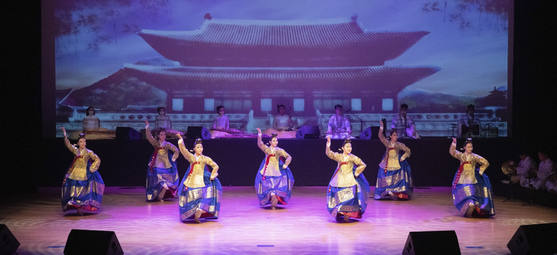 传统演出《扶余郡忠南国乐团周六常设演出》